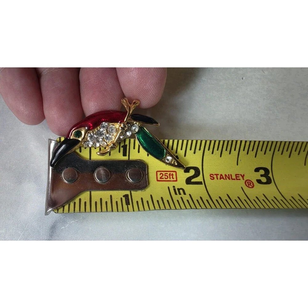 Toucan Rhinestone And Enamel Gold Tone Metal Brooch Vintage Costume Jewelry